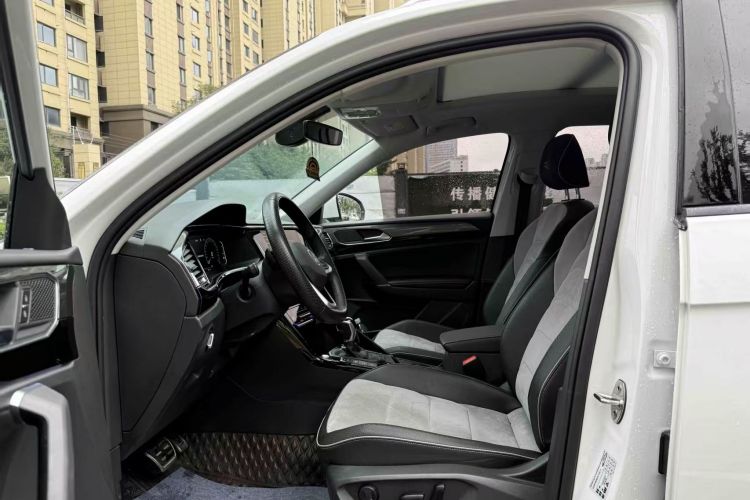 Volkswagen Tayron X 2022 car image #8