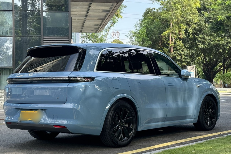 Li L8 2023 изображение автомобиля #8