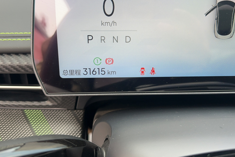 哪吒汽车 哪吒GT 2024 汽车图片 #8