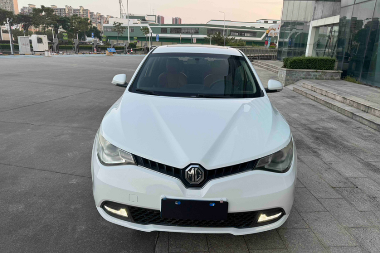 MG GT 2017 car image #8