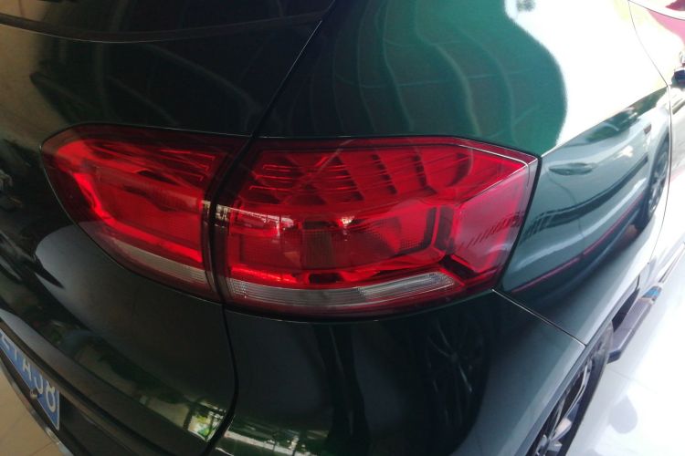 Haval H2s 2018 #8 Haval H2s 2018 car image #8