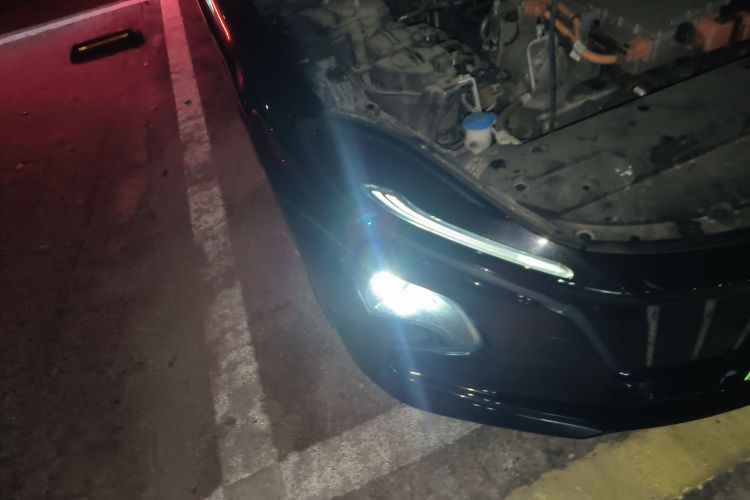 HongQi E-QM5 2023 #8 HongQi E-QM5 2023 car image #8