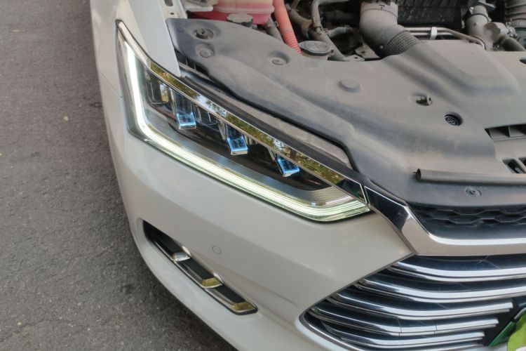 BYD Qin Pro New Energy 2019 car image #8