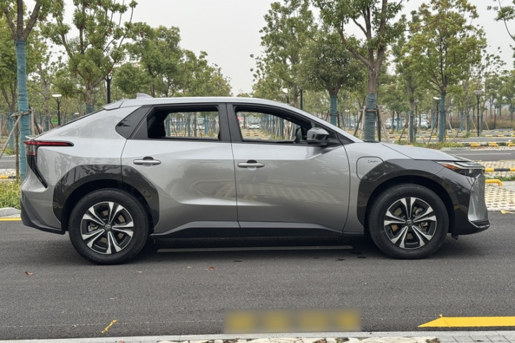 Toyota Bozhi 4X 2024 #8 Toyota Bozhi 4X 2024 car image #8