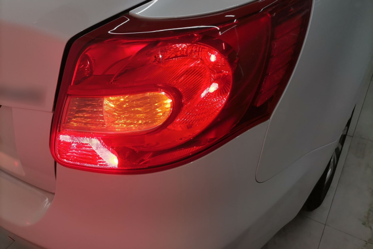 Suzuki Kizashi 2016 изображение автомобиля #8