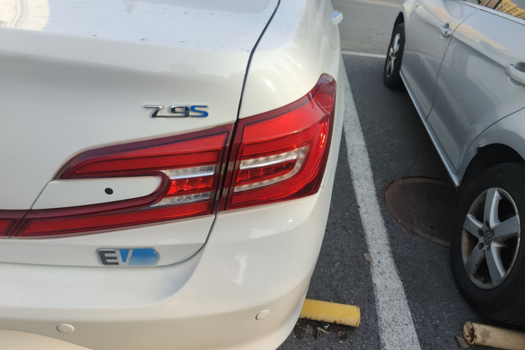 BYD Qin New Energy 2018 car image #8