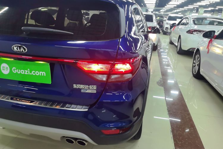 Kia Rio Cross 2018 car image #8