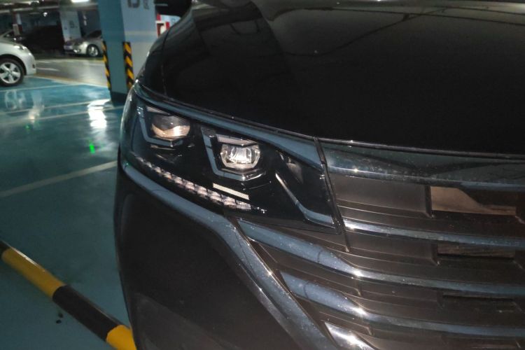 Volkswagen Viloran 2022 immagine di auto #8