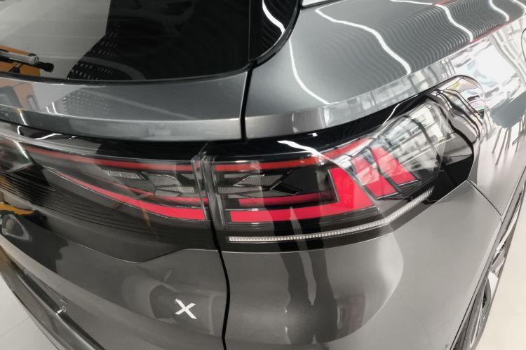 Volkswagen ID.6 X 2023 car image #8