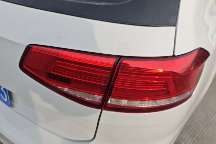 Volkswagen Passat Variant 2017 immagine di auto #8