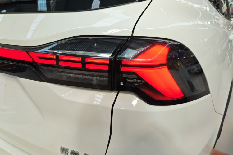 GEELY Okavango L 2023 car image #8