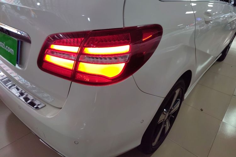 Mercedes-Benz B Class 2017 #8 Mercedes-Benz B Class 2017 صورة سيارة #8