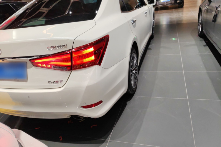 丰田 皇冠 2018 汽车图片 #8