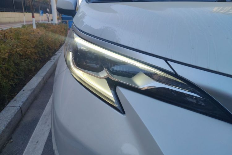 Toyota Sienna 2023 #8 Toyota Sienna 2023 car image #8