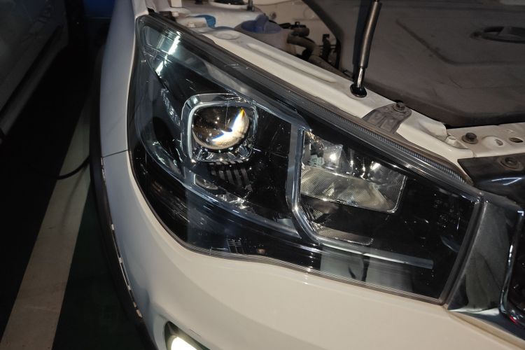 2018 #8 2018 car image #8