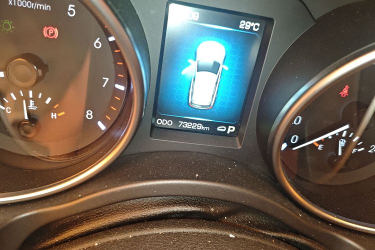 Haval H8 2015 car image #8