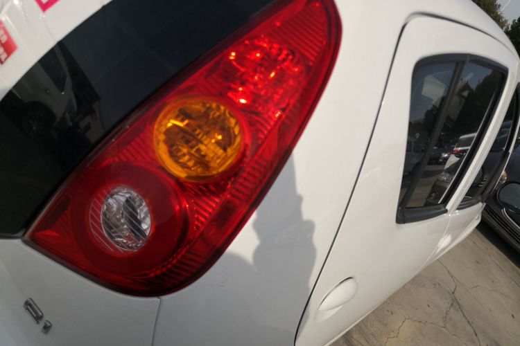 BYD e1 2019 #8 BYD e1 2019 car image #8