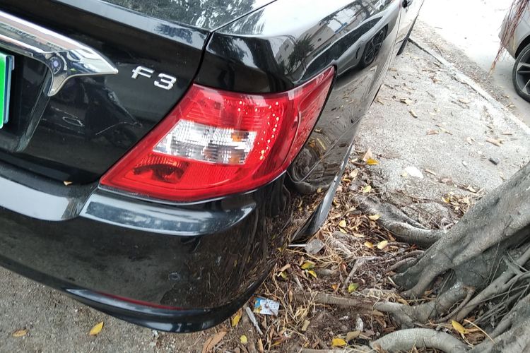 BYD F3 2017 car image #8