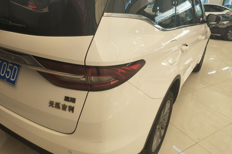 GEELY JiaJi 2021 car image #8