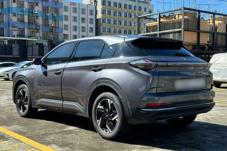 哪吒汽车 哪吒X 2024 汽车图片 #8