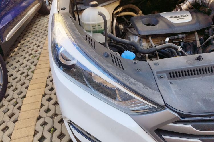 Hyundai Tucson (Imported) 2016 car image #8