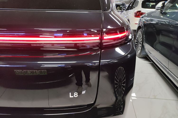 Li L8 2023 изображение автомобиля #8