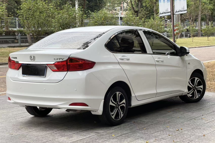 Honda City 2016 изображение автомобиля #8