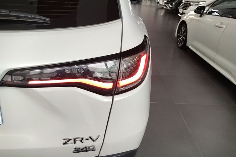 Honda ZR-V 2023 car image #8