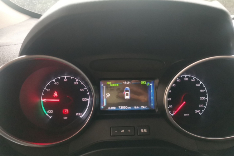 BYD Yuan New Energy 2018 car image #8