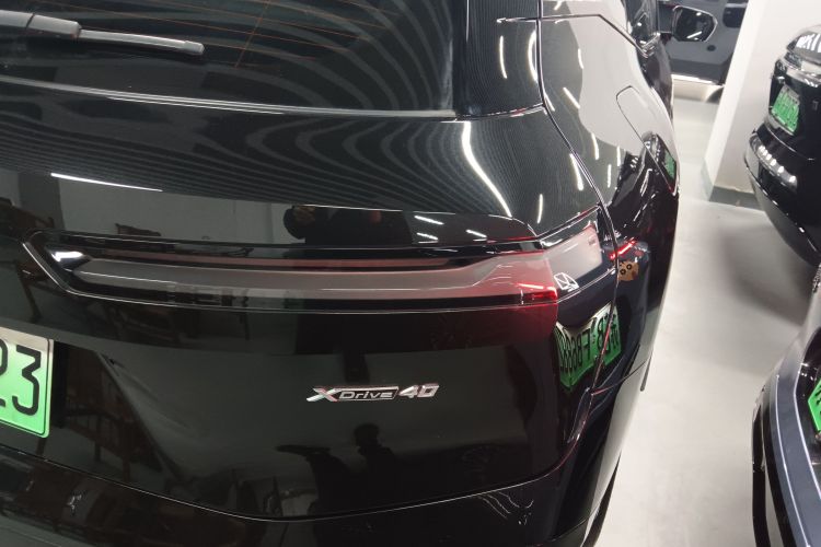 BMW i5 M60 2022 car image #8