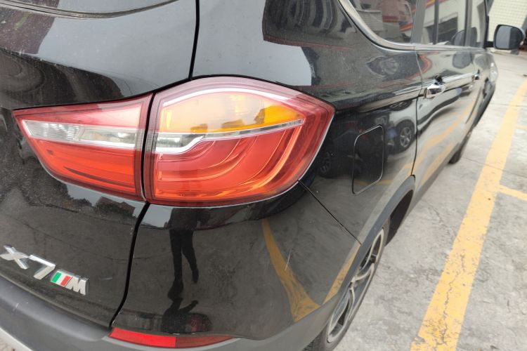 SWM斯威汽车 SWM斯威X2 2017 #8 SWM斯威汽车 SWM斯威X2 2017 汽车图片 #8