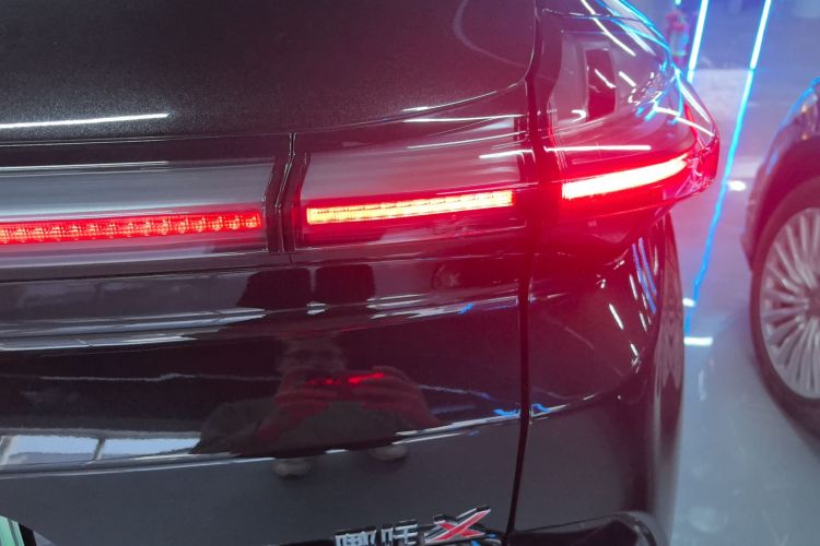 哪吒汽车 哪吒X 2023 #8 哪吒汽车 哪吒X 2023 汽车图片 #8