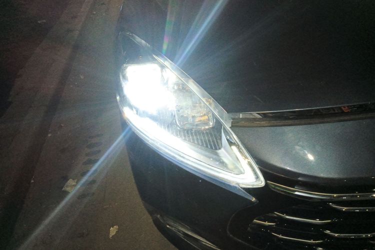 Ford Escape (Imported) 2021 car image #8