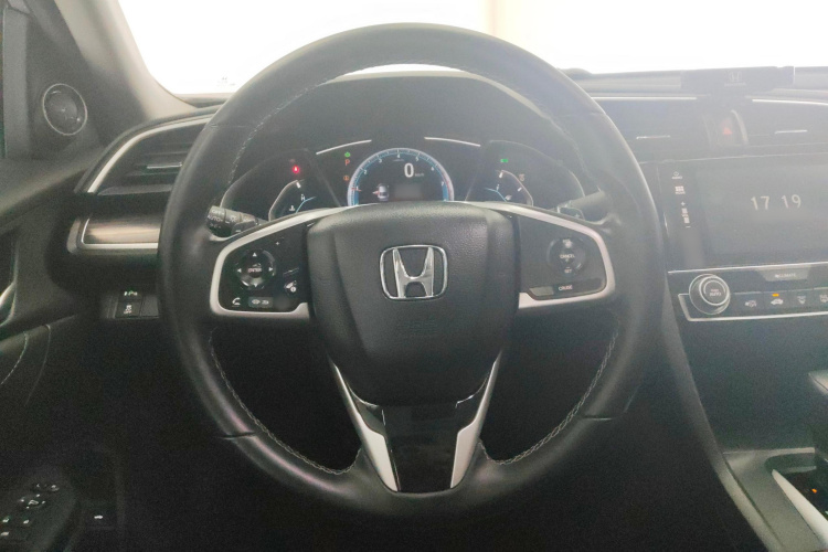 Honda Civic 2019 car image #8