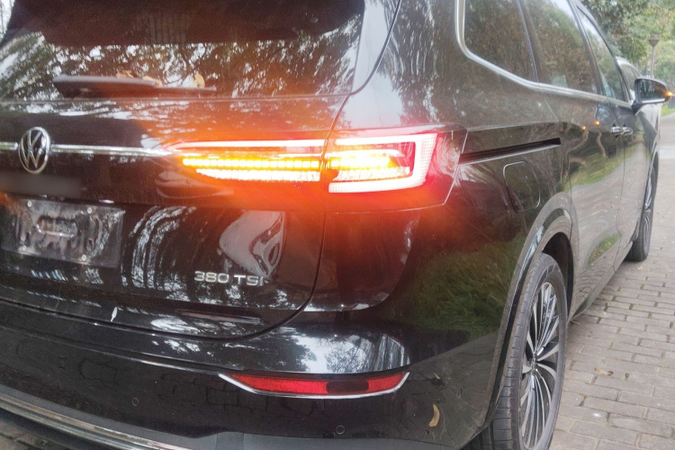 Volkswagen Viloran 2024 immagine di auto #8