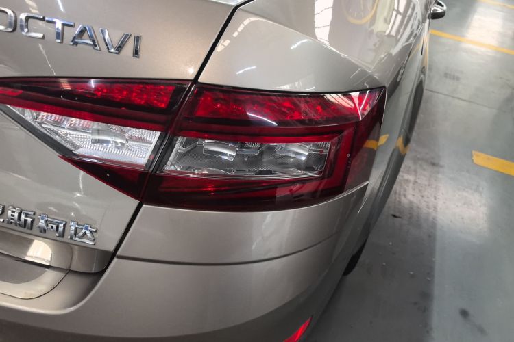 Skoda Octavia 2018 #8 Skoda Octavia 2018 car image #8