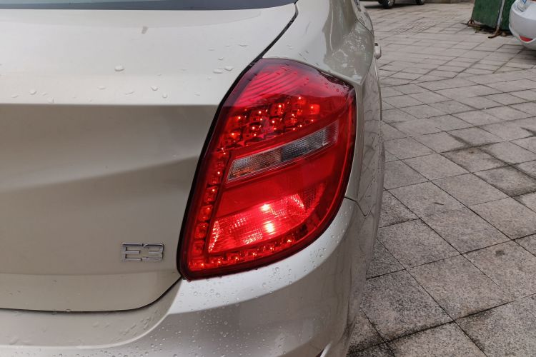 Kaiyi E3 2018 #8 Kaiyi E3 2018 car image #8