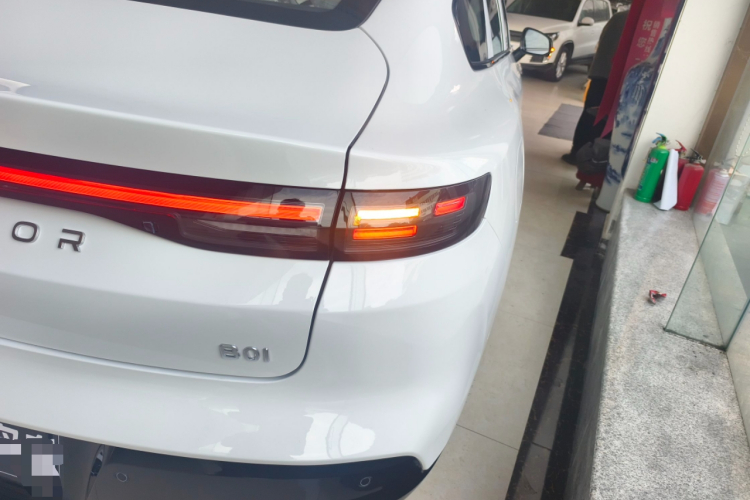 零跑汽车 零跑B01 2025 汽车图片 #8