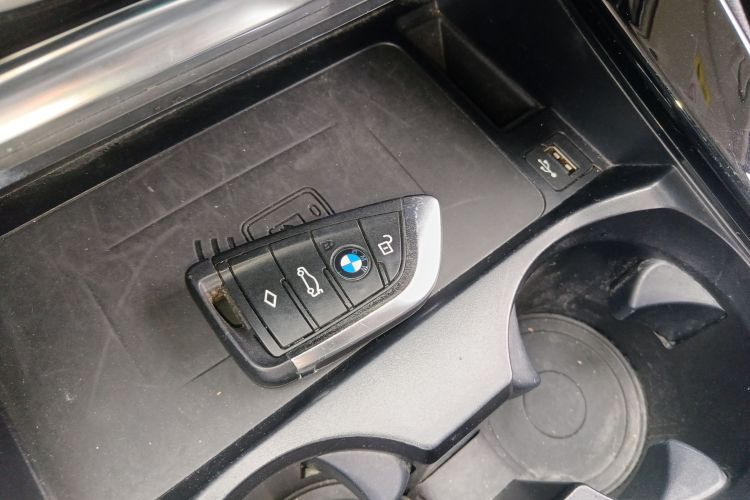 BMW iX3 2021 car image #8