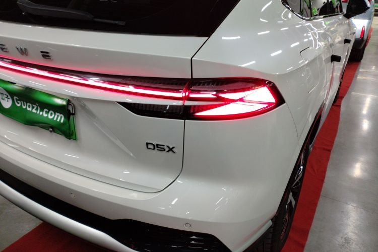 Roewe D5X DMH 2024 image de voiture #8