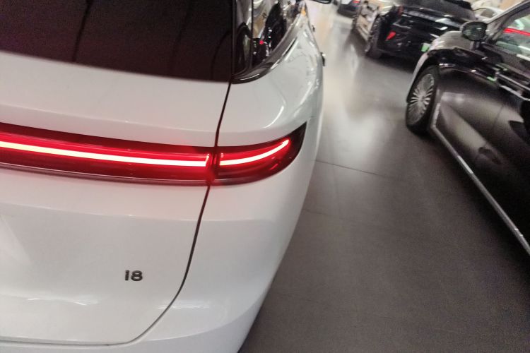 Li i8 2025 изображение автомобиля #8