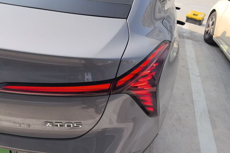 HongQi TianGong 05 2025 #8 HongQi TianGong 05 2025 car image #8