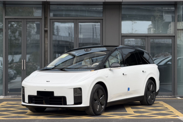 Li i8 2025 изображение автомобиля #8