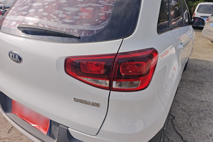 Kia Stonic 2016 image de voiture #8