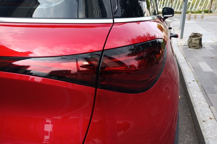 Livan 2023 car image #8