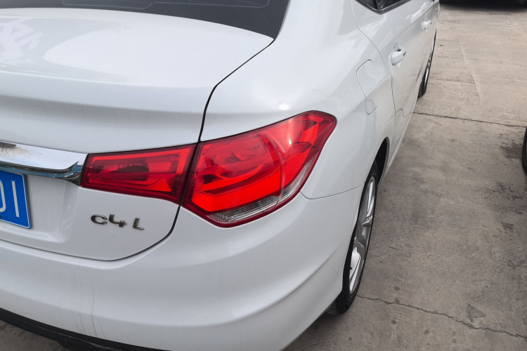 Citroen C4L 2015 image de voiture #8