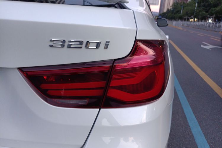 BMW 3 Series GT 2020 immagine di auto #8