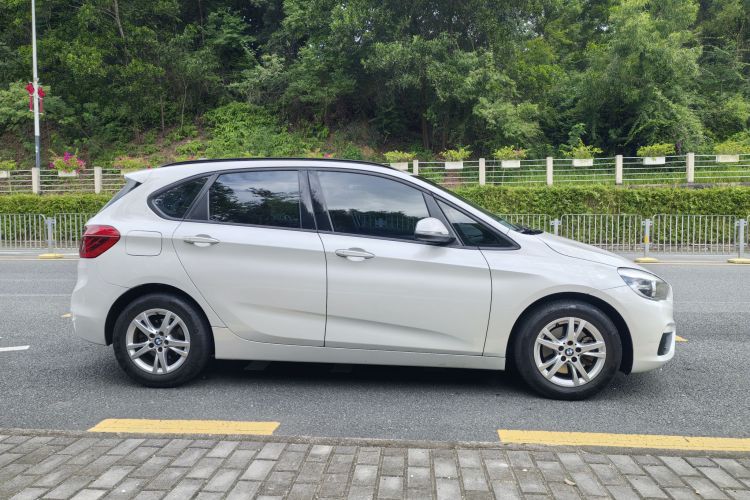 BMW 2 Series Tourer (Imported) 2015 #8 BMW 2 Series Tourer (Imported) 2015 car image #8