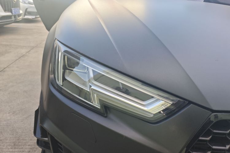 Audi A4L 2019 car image #8