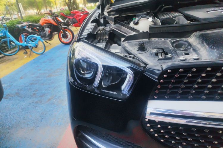 Mercedes-Benz GLE Class New Energy 2021 car image #8